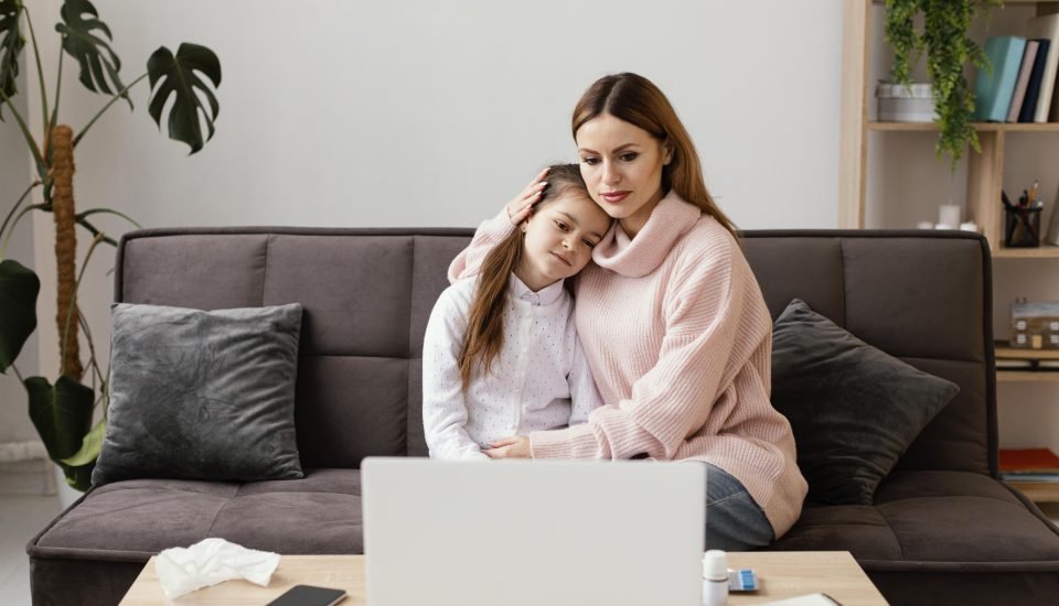 Colpa materna: 3 credenze da lasciar andare per vivere in pace senza sensi di colpa